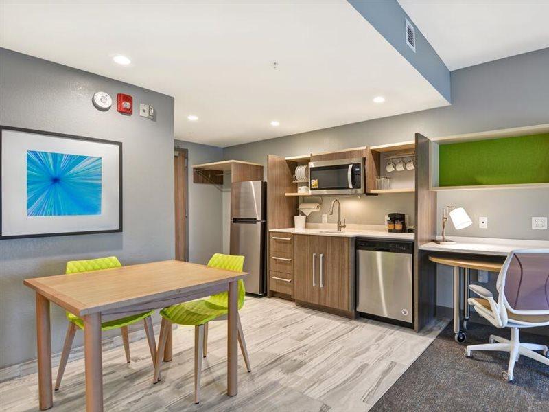 Hotel Home2 By Hilton South St Johns Town Ctr 3*