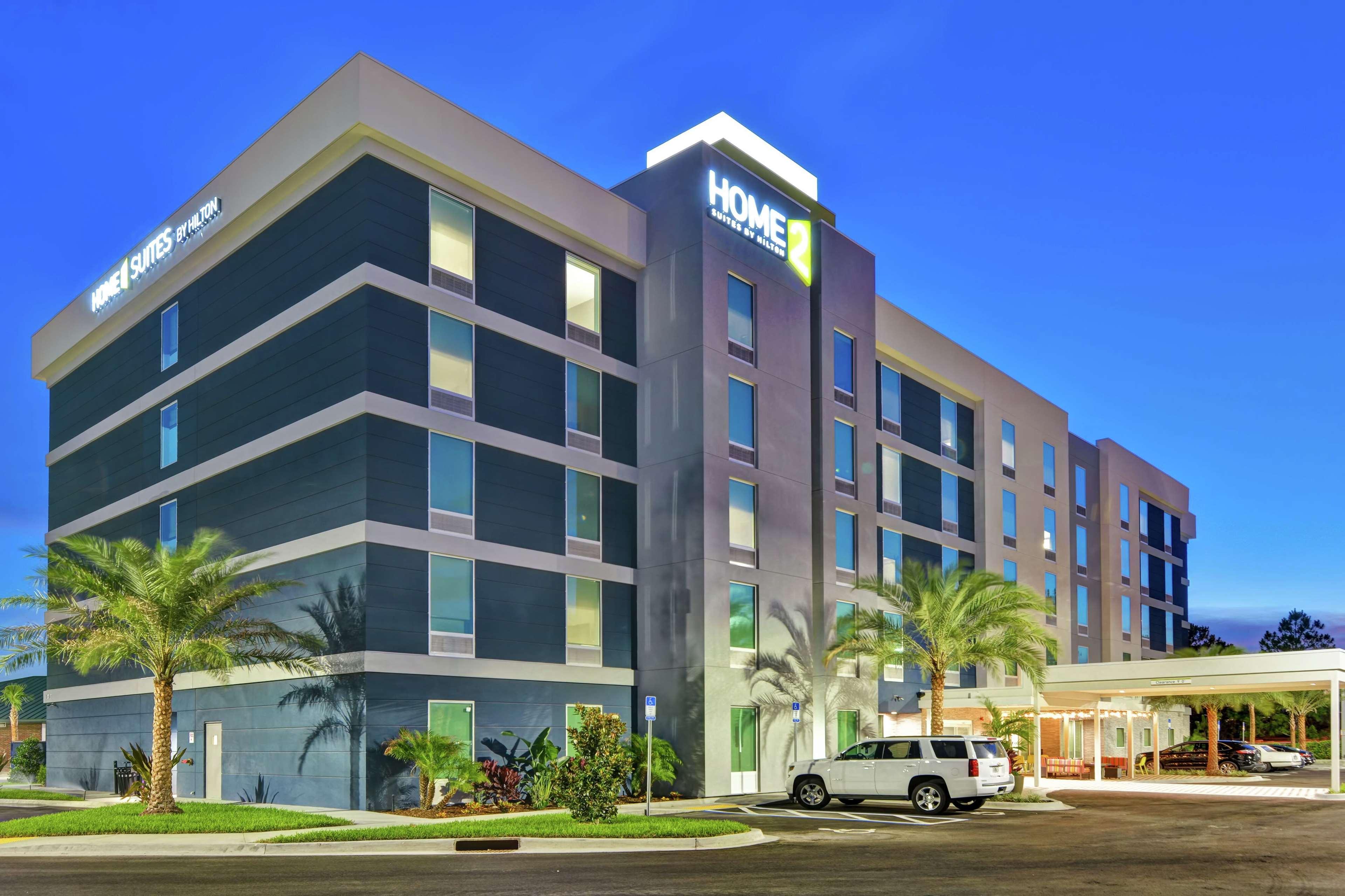 Hotel Home2 By Hilton South St Johns Town Ctr 3*